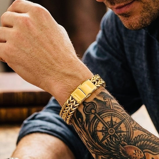 Gold Tone Bracelet - 12mm met pols
