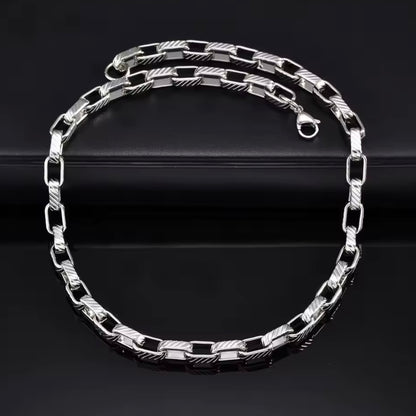 Elegante Reliëf Ketting – Roestvrijstalen Rechthoek | Tijdloze Luxe voor Vrouwen