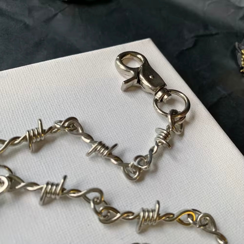Punk Prikkeldraad Tailleketting – Stoer & Uniek Statement!