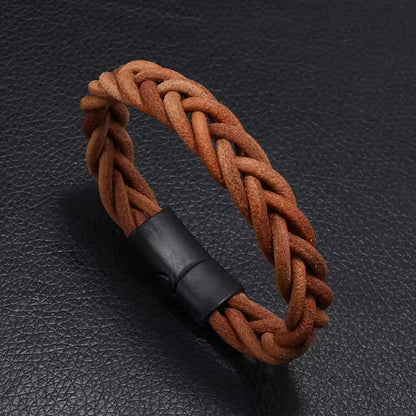 Stoere lederen armband met magnetische sluiting