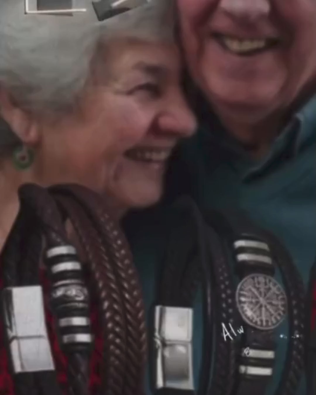 Speciale aanbieding: Koop 1 armband en Kies 2 armbanden gratis erbij.